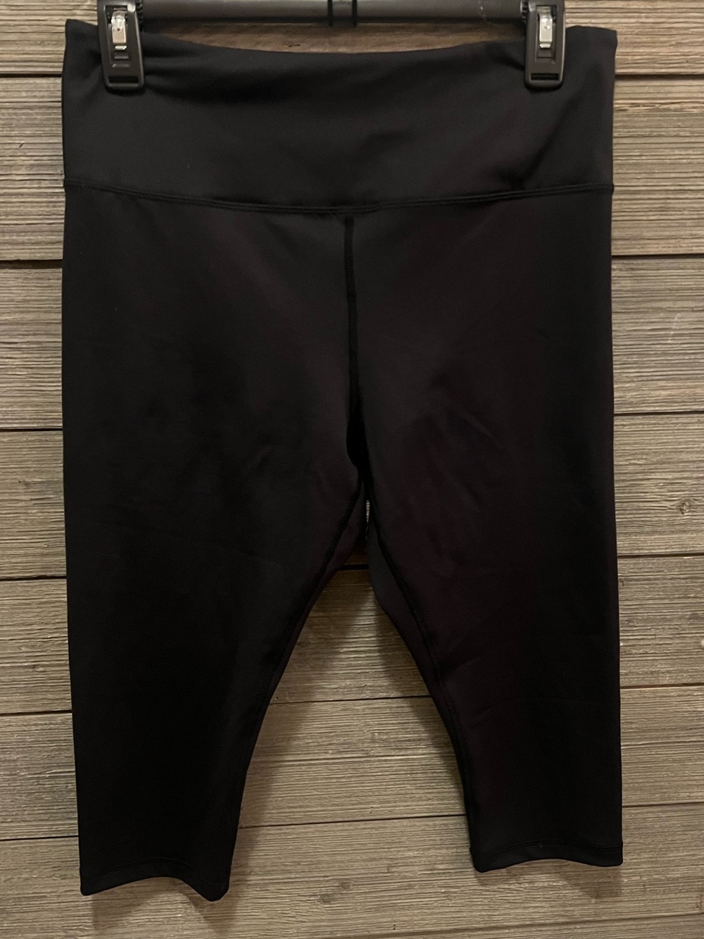 ZYIA Black Light N Tight Cropped Legging